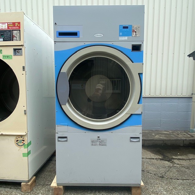 コインランドリーの中古乾燥機13.5kg エレクトロラックス製